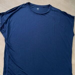 Uniqlo top